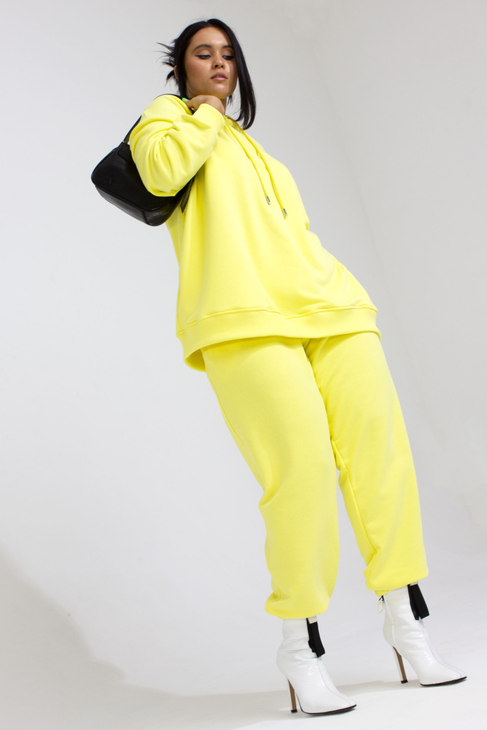 Желтый трикотажный костюм UNA