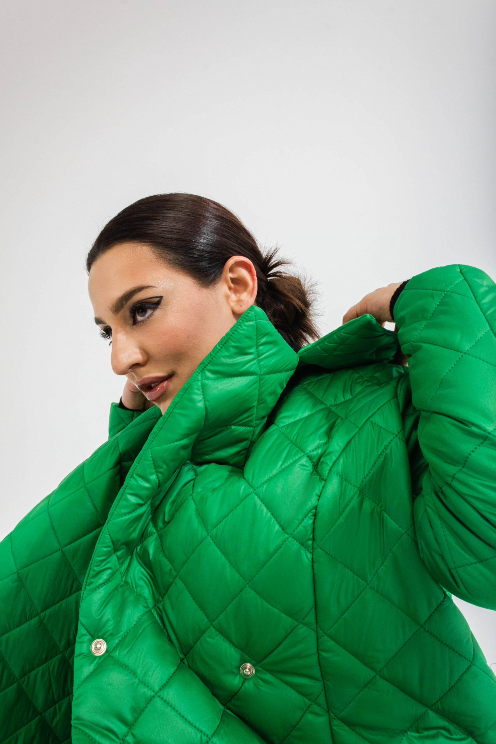 Зеленое стеганое утепленное пальто большого размера STELLA